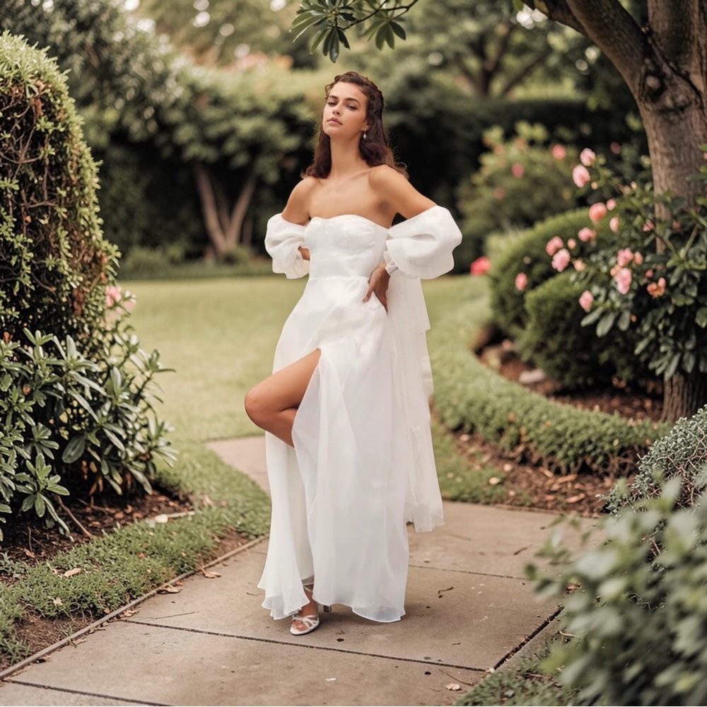 LULU’S TRUE EXCELLENCE BUSTIER OFF SHOULDER WHITE SHEER OVERLAY BRIDAL GOWN NWOT